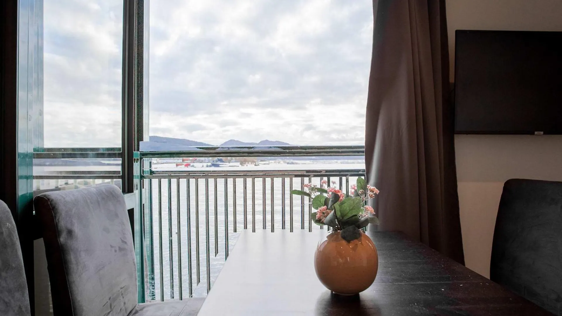 Beautiful Harbour Apartment With French Balcony Bergen Norvegia