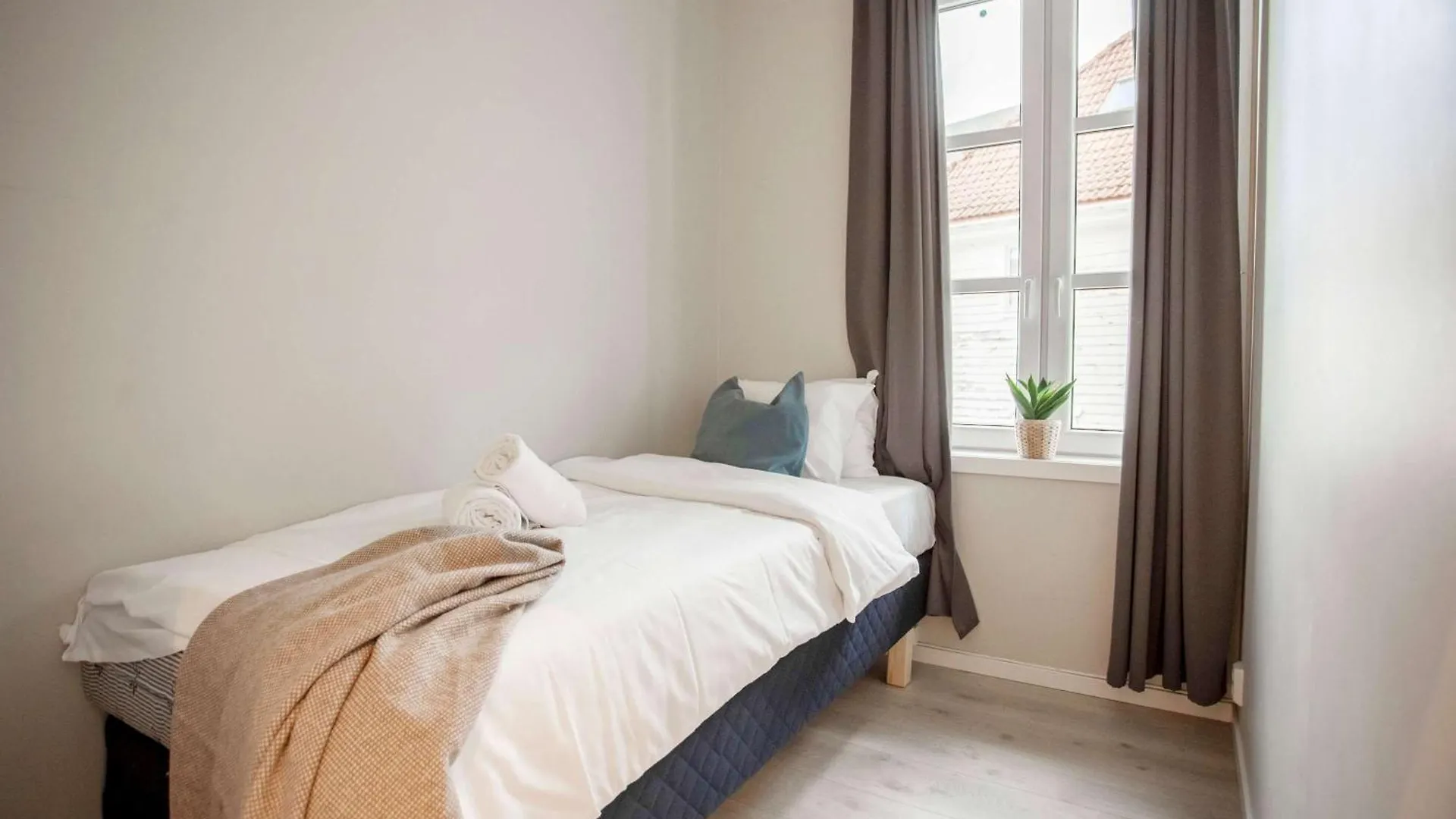 Beautiful Harbour Apartment With French Balcony Bergen