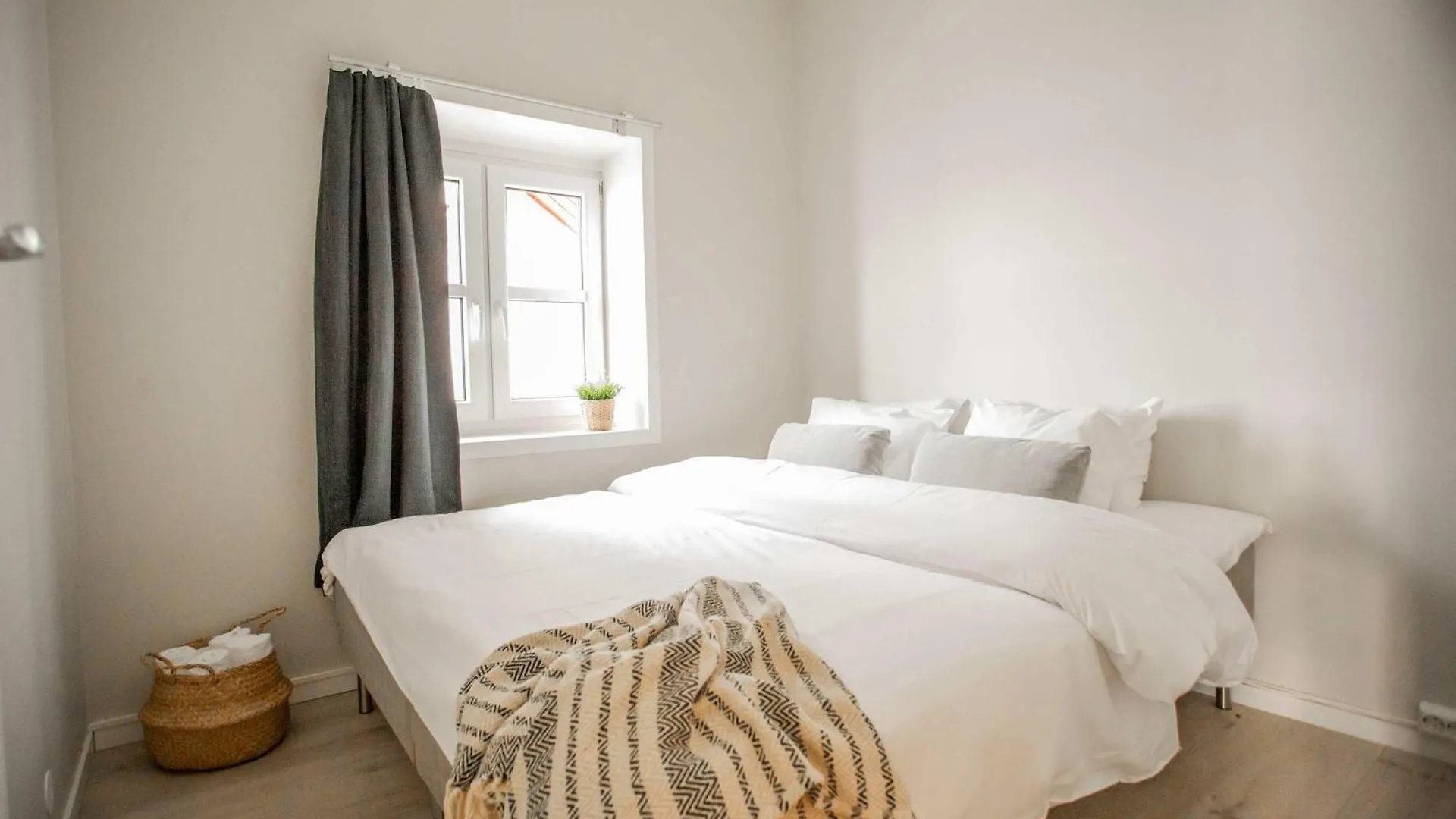 Beautiful Harbour Apartment With French Balcony Bergen Norway