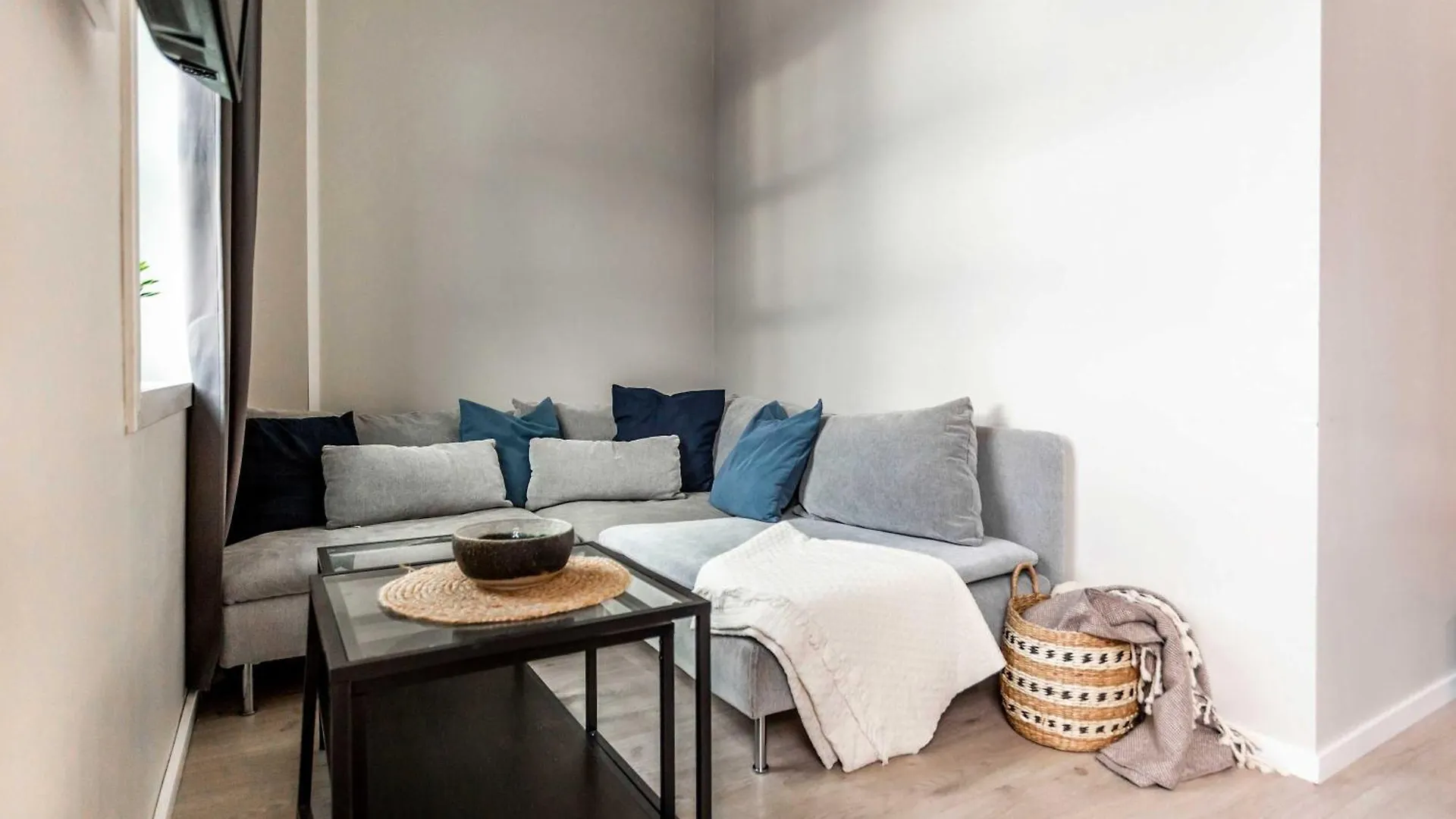 Beautiful Harbour Apartment With French Balcony Bergen
